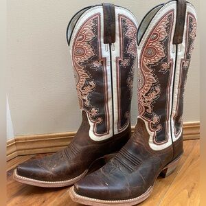 *SOLD* Women’s Brown Leather Cowboy Boots with Embroidery